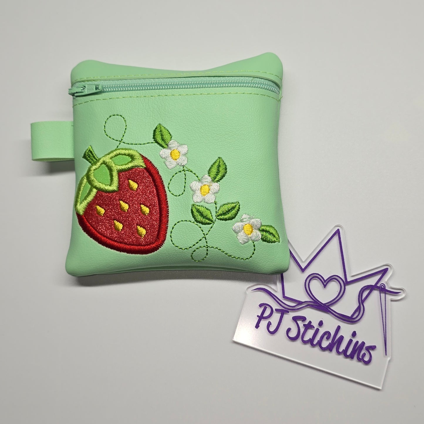 Small Pouch - Strawberry