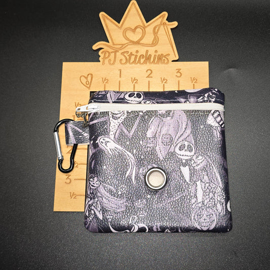 B&W Nightmare - Dog Baggie Holder